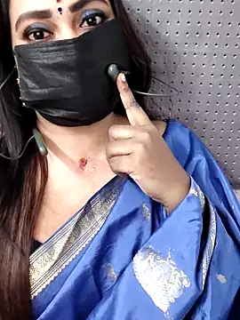 Snapshot of Cutie_nila26 chatting on November 17, 5:35 am Cutie nila26 online show from November 17, 5:35 am