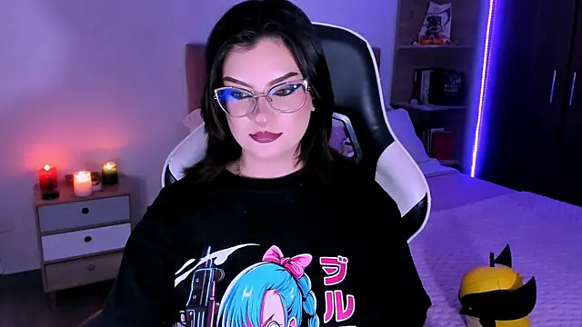 Snapshot of OphelianaRose33 chatting on October 24, 11:23 pm OphelianaRose33 online show from October 24, 11:23 pm