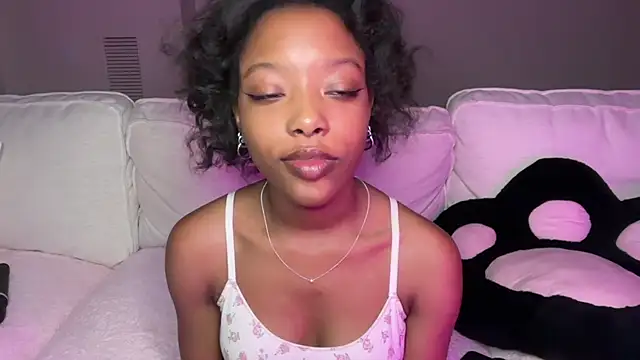 Snapshot of cuntyanna chatting on December 5, 1:36 am cuntyanna online show from December 5, 1:36 am