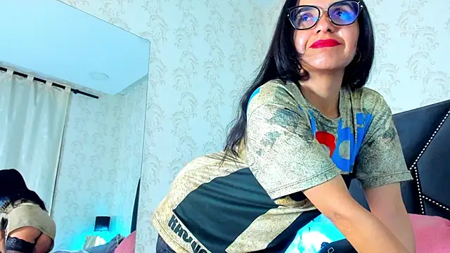 Snapshot of white_leti chatting on November 8, 10:30 pm white leti online show from November 8, 10:30 pm