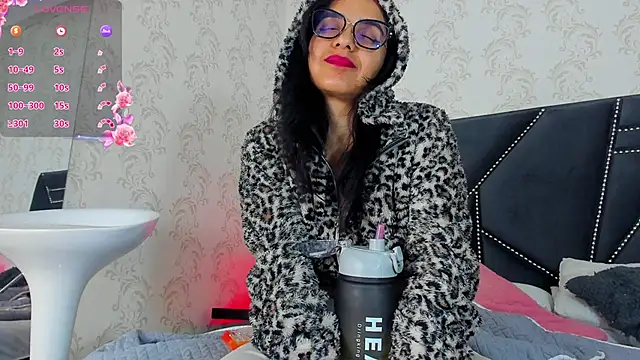 Snapshot of white_leti chatting on November 26, 10:22 pm white leti online show from November 26, 10:22 pm