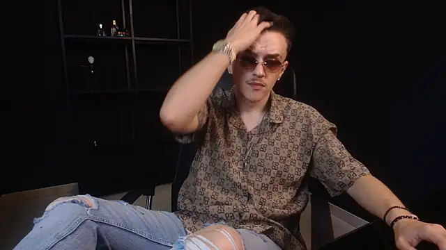 Snapshot of FelixStarkk chatting on June 7, 4:27 am FelixStarkk online show from June 7, 4:27 am
