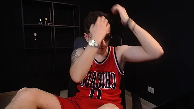Snapshot of FelixStarkk chatting on June 18, 3:18 am FelixStarkk online show from June 18, 3:18 am