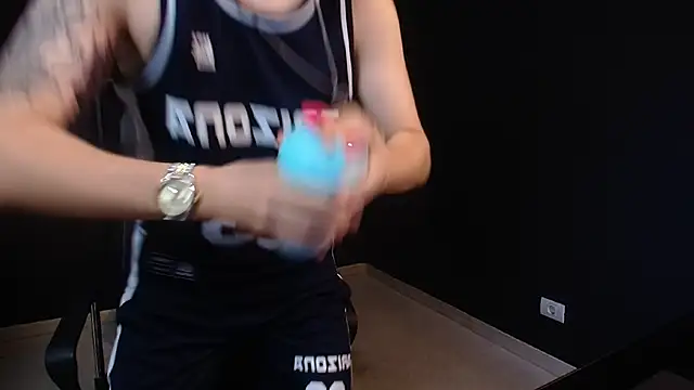 Snapshot of FelixStarkk chatting on June 19, 4:28 am FelixStarkk online show from June 19, 4:28 am