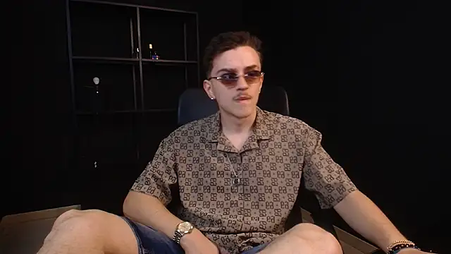 Snapshot of FelixStarkk chatting on July 7, 6:47 am FelixStarkk online show from July 7, 6:47 am