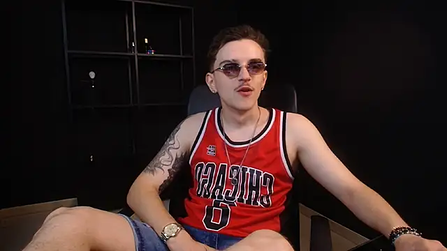 Snapshot of FelixStarkk chatting on July 8, 5:34 am FelixStarkk online show from July 8, 5:34 am
