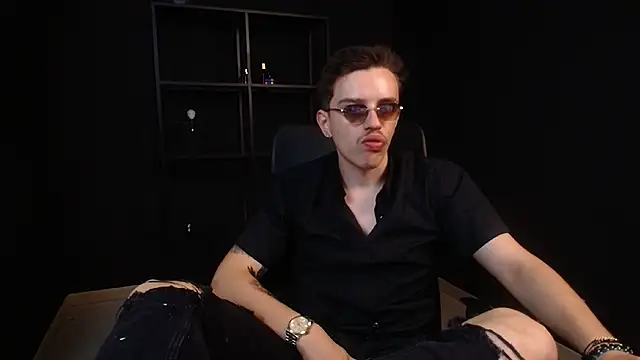 Snapshot of FelixStarkk chatting on July 18, 6:39 am FelixStarkk online show from July 18, 6:39 am