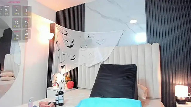 Samantha Claus online show from October 31, 4:13 am