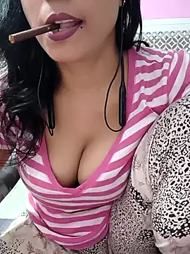 Snapshot of Divya_Bharti chatting on September 11, 3:28 am Divya Bharti online show from September 11, 3:28 am