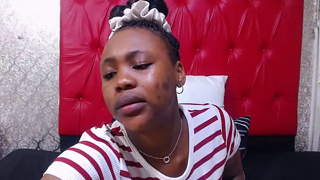 Snapshot of ItsMsBankss02 chatting on October 18, 9:48 pm ItsMsBankss02 online show from October 18, 9:48 pm