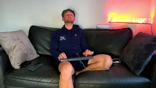 BRIANSILK77 online show from April 19, 6:10 pm