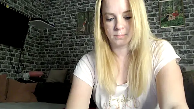 SexyMilf 37 online show from April 12, 8:03 pm