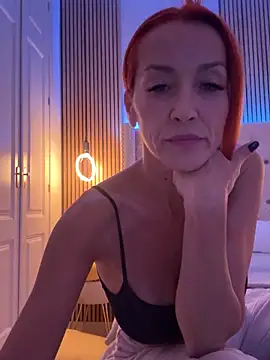 MikaelaBloom online show from November 15, 9:11 pm