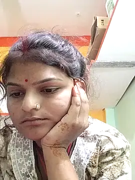 Hot mirchjii online show from November 8, 7:30 am