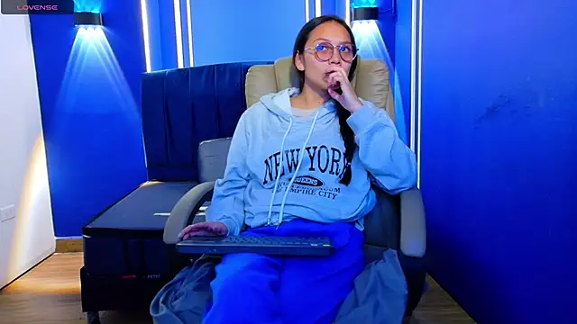 Snapshot of katalina07_1 chatting on June 5, 5:07 pm katalina07 1 online show from June 5, 5:07 pm