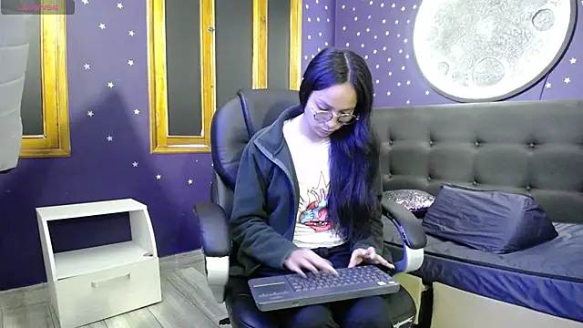 Snapshot of katalina07_1 chatting on June 19, 3:16 pm katalina07 1 online show from June 19, 3:16 pm