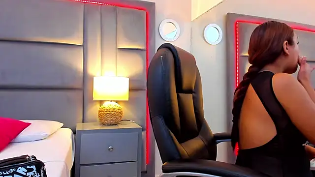 GabyMoreau online show from January 18, 1:26 pm