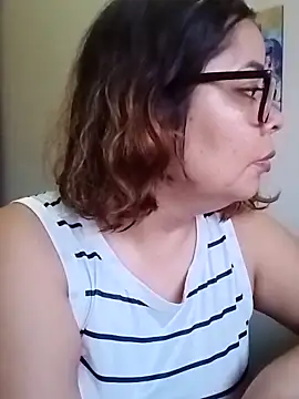Snapshot of saenz_eymi chatting on April 24, 10:56 pm saenz eymi online show from April 24, 10:56 pm