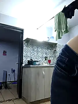 Snapshot of saenz_eymi chatting on April 29, 9:54 pm saenz eymi online show from April 29, 9:54 pm