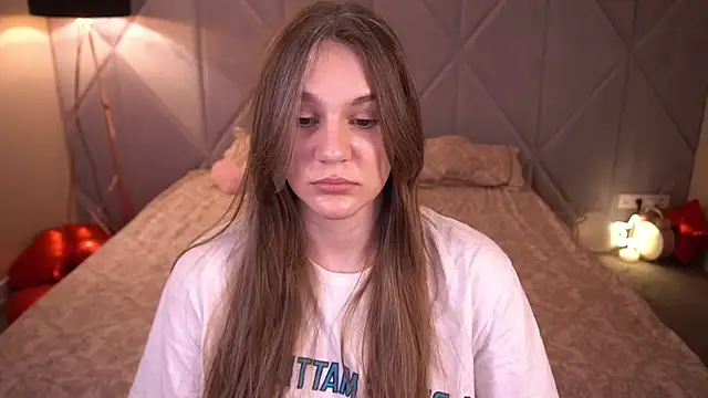 DiamondGoldie online show from March 18, 8:12 pm