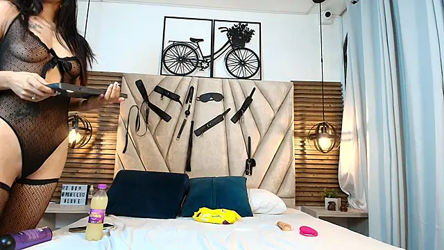 Snapshot of Cinthiabaker chatting on November 26, 11:55 am Cinthiabaker online show from November 26, 11:55 am