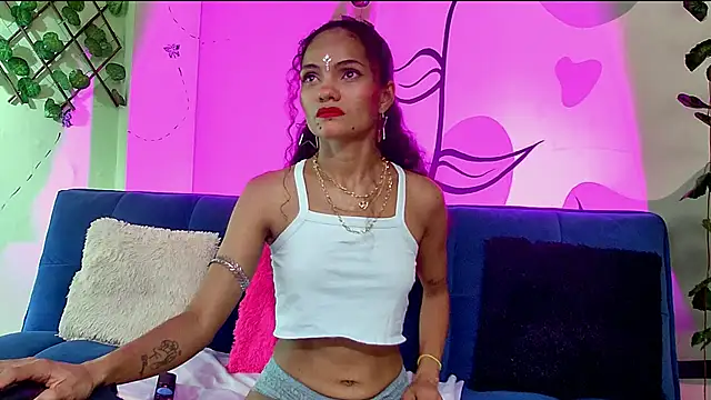Karen Ariass online show from July 11, 2:25 am