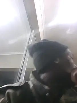 Snapshot of sex-machanic chatting on November 10, 9:25 pm sex-machanic online show from November 10, 9:25 pm