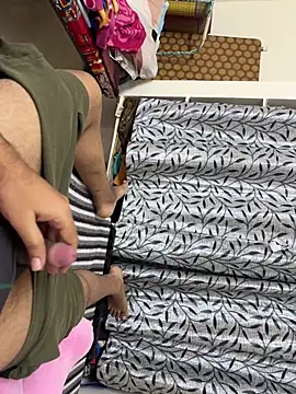 Yourslovingdick online show from March 16, 5:44 am