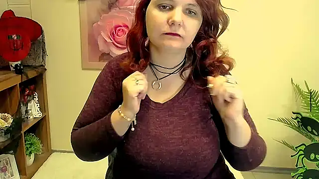 Snapshot of TwoBigSuns chatting on October 15, 7:19 am TwoBigSuns online show from October 15, 7:19 am