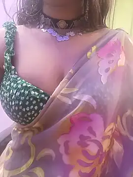 Snapshot of Naina_007 chatting on September 18, 4:47 am Naina 007 online show from September 18, 4:47 am