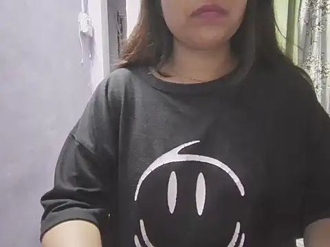 Snapshot of Naina_007 chatting on October 6, 6:16 pm Naina 007 online show from October 6, 6:16 pm