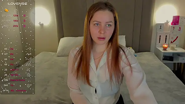 Snapshot of MikaBloom chatting on February 2, 1:48 am MikaBloom online show from February 2, 1:48 am