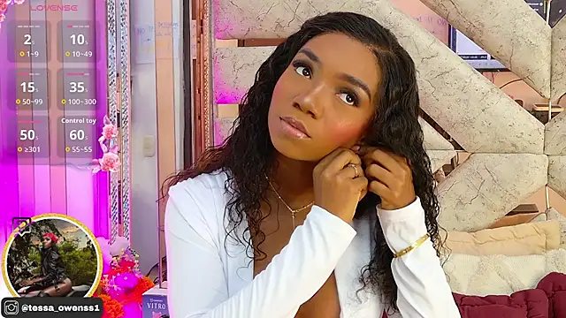 Snapshot of Tessa_Owenss chatting on October 22, 7:02 pm Tessa Owenss online show from October 22, 7:02 pm