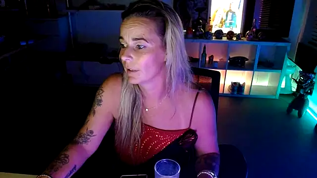 Mrs-Aurora online show from October 5, 8:07 pm