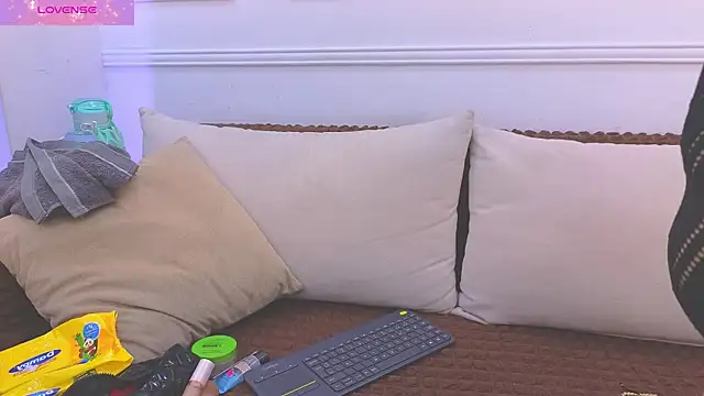 Daisy Price online show from April 4, 10:35 am