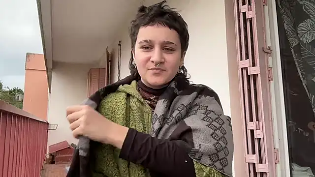 Snapshot of NIQUE_TARAXX chatting on September 30, 11:15 am NIQUE TARAXX online show from September 30, 11:15 am