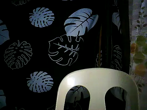 Snapshot of yuana25 chatting on September 30, 6:07 am yuana25 online show from September 30, 6:07 am