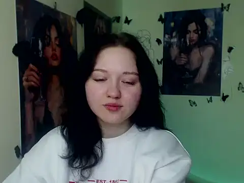 Snapshot of LadyAlice_ chatting on February 2, 7:18 am LadyAlice online show from February 2, 7:18 am