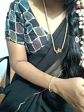 Snapshot of lolida69thamil chatting on May 15, 4:30 am lolida69thamil online show from May 15, 4:30 am