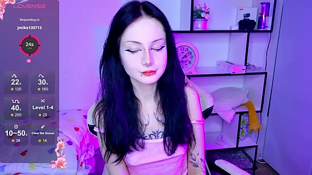 Snapshot of MiaScarlettt chatting on November 13, 7:35 pm MiaScarlettt online show from November 13, 7:35 pm