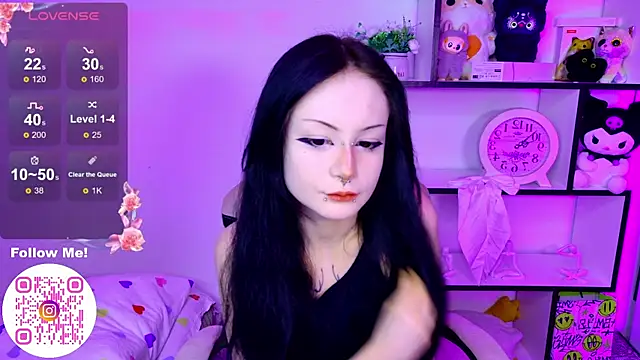 Snapshot of MiaScarlettt chatting on December 5, 7:10 pm MiaScarlettt online show from December 5, 7:10 pm