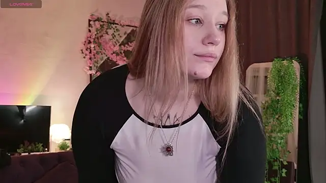Morvelyn online show from May 14, 9:32 pm