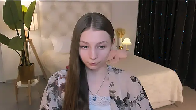 JulieDaniel online show from April 1, 1:41 pm