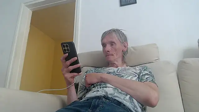 k74robert online show from November 4, 9:30 am