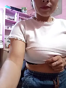 Snapshot of NG_N chatting on December 2, 5:13 am NG N online show from December 2, 5:13 am