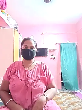 Snapshot of biggbobbsgirl chatting on October 22, 6:07 pm biggbobbsgirl online show from October 22, 6:07 pm