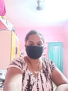 Snapshot of biggbobbsgirl chatting on October 24, 5:53 pm biggbobbsgirl online show from October 24, 5:53 pm