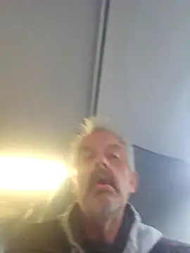 Snapshot of Fonse1860 chatting on September 12, 8:25 am Fonse1860 online show from September 12, 8:25 am