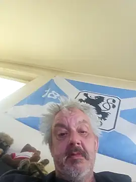 Snapshot of Fonse1860 chatting on November 3, 8:15 am Fonse1860 online show from November 3, 8:15 am