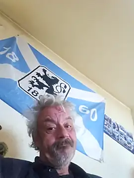 Snapshot of Fonse1860 chatting on November 27, 8:16 am Fonse1860 online show from November 27, 8:16 am